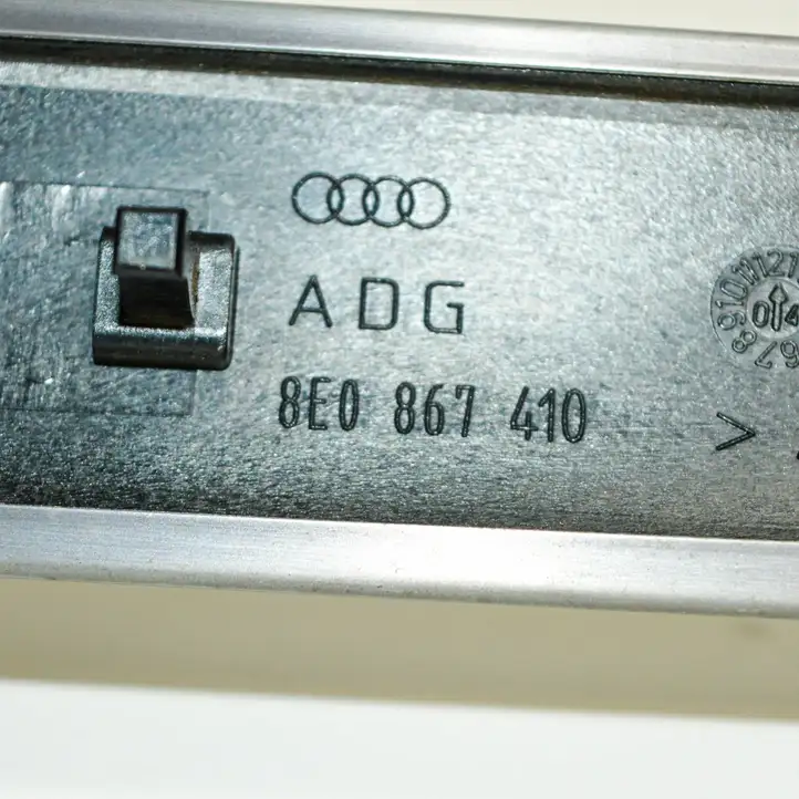 Audi A4 S4 B7 8E 8H (2004 - 2009) 8E0867410 Прочая отделка передней двери — фото 8