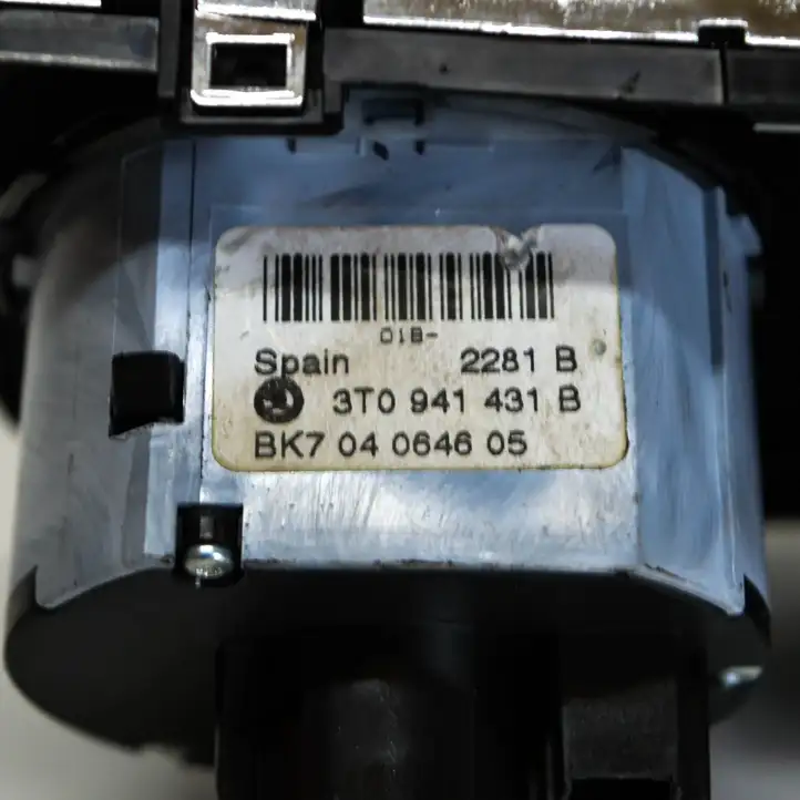 Skoda Superb B6 (3T) (2008 - 2015) 1Z0941333A Включатель фонарей — фото 6