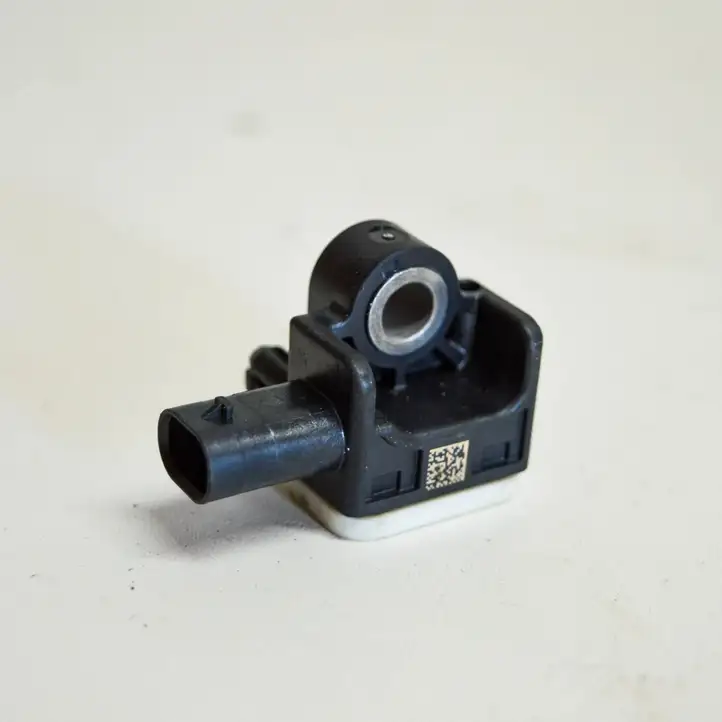 Dodge Challenger (2014 - ) A1668210151 Датчик удара SRS — фото 3