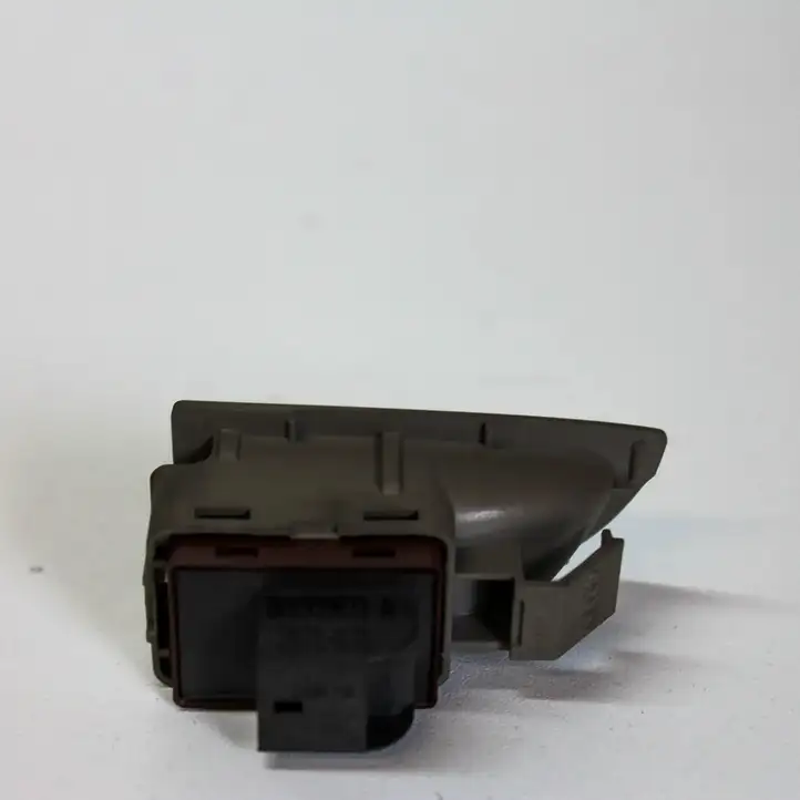 Audi A4 S4 B8 8K (2011 - 2015) 8K0959831A Кнопка фаркопа в багажнике — фото 3