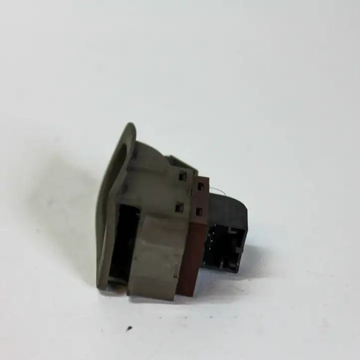 Audi A4 S4 B8 8K (2011 - 2015) 8K0959831A Кнопка фаркопа в багажнике — фото 4