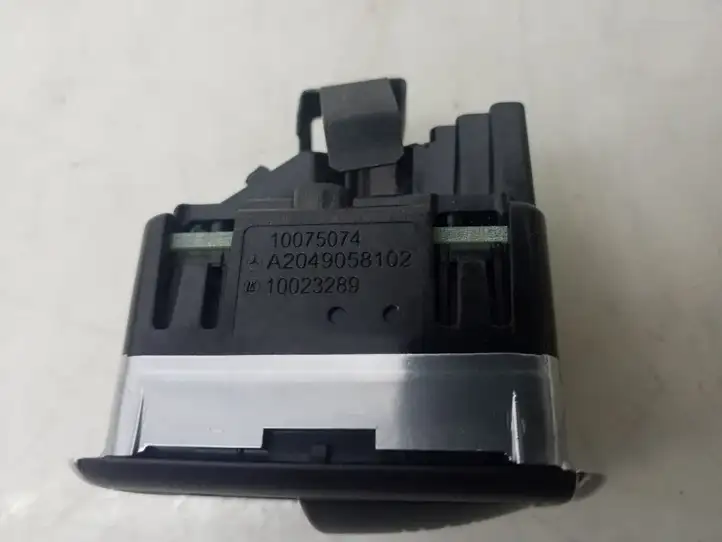 Mercedes-Benz E W212 (2009 - 2016) A2049058102 Блок кнопок стеклоподъемников — фото 3