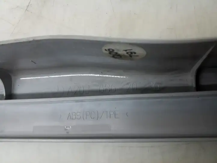 Mercedes-Benz (2008 - 2011) A2036862036 Внутренняя отделка переднего порога — фото 3