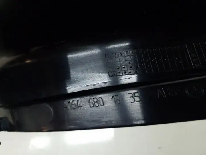 Mercedes-Benz ML W164 (2005 - 2011) A1646801935 Нижняя обшивка стойки B — фото 3