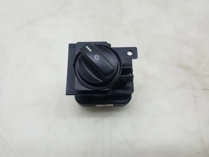Mercedes-Benz A W169 (2004 - 2012) A1695451704 Включатель фонарей — фото 1