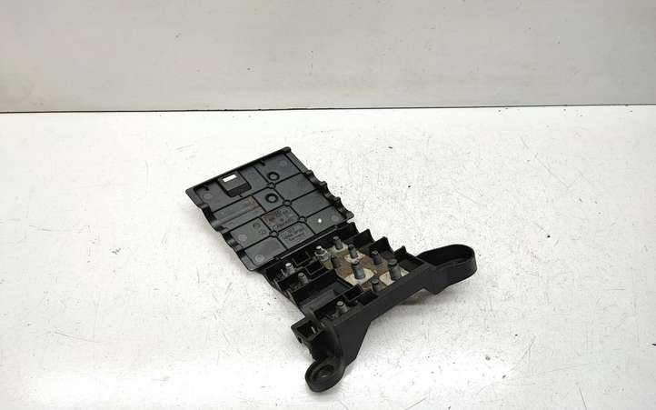Audi A6 (2011 - 2014)  4G0937517 Узел подключения плюсовых проводов