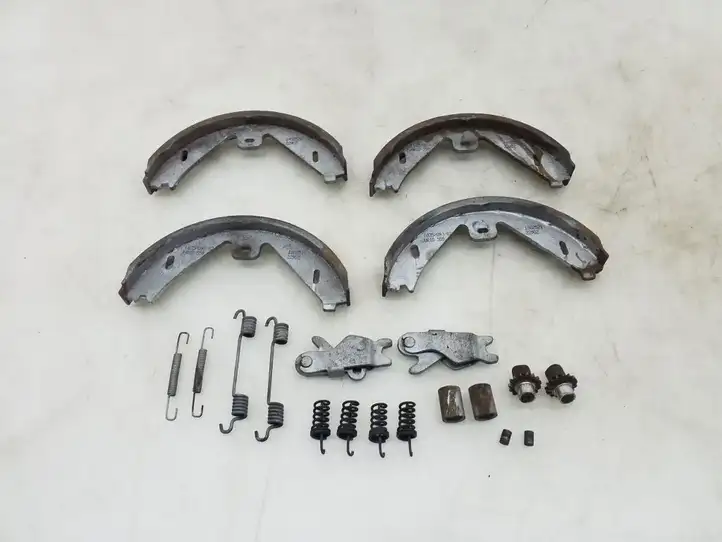 Mercedes-Benz GLK X204 (2008 - 2016) A0054203620 Колодки ручного тормоза — фото 1
