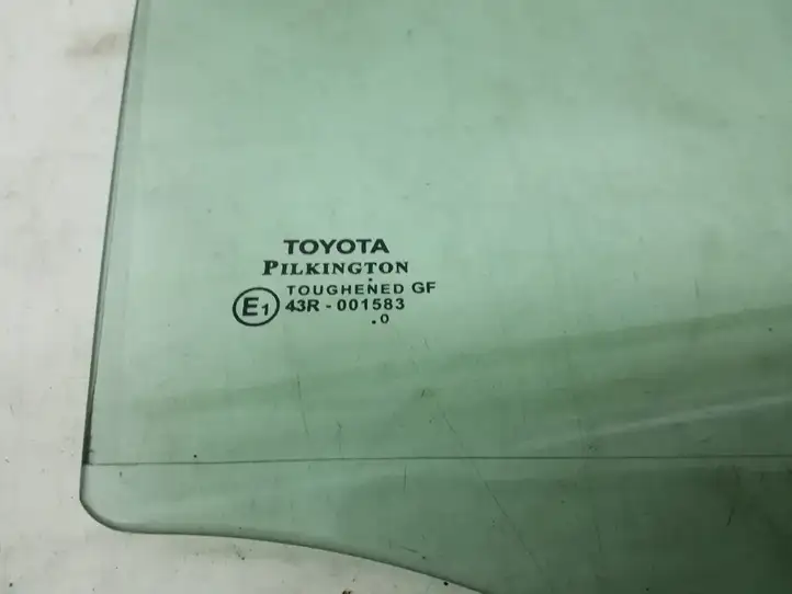 Toyota Avensis T270 (2009 - 2012) 6810305140 Стекло задней двери — фото 2