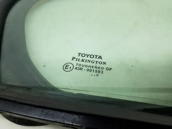 Toyota Avensis T270 (2009 - 2012) 6812305090 Форточка двери — фото 2