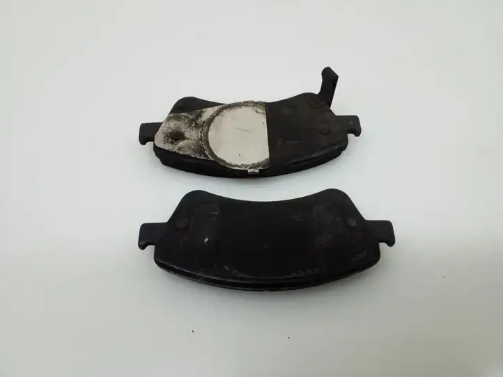 Toyota Avensis T270 (2009 - 2012) 0446502280 Передние тормозные колодки — фото 1