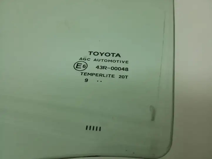 Toyota Avensis T270 (2009 - 2012) 6810405150 Стекло задней двери — фото 2