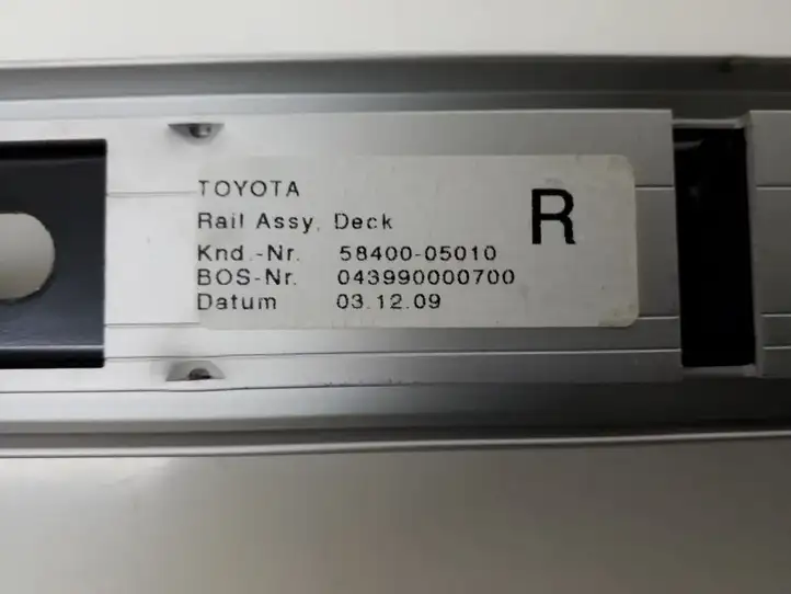 Toyota Avensis T270 (2009 - 2012) Прочая отделка багажника — фото 4