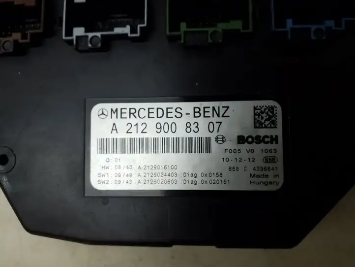 Mercedes-Benz E W212 (2009 - 2016) A2129008307 Блок предохранителей — фото 3