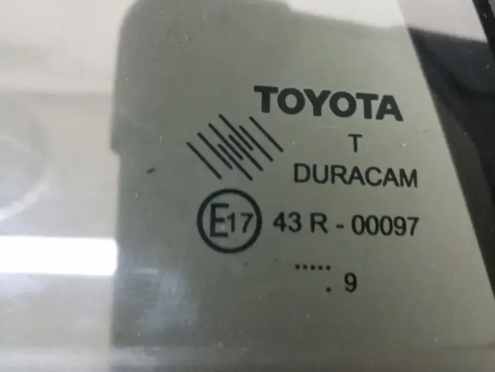 Toyota Verso (2009 - 2012) 681240F010 Форточка двери — фото 3