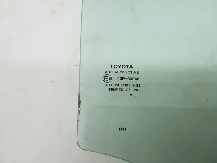 Toyota Yaris (2005 - 2009) 681300d071 Стекло задней двери — фото 2