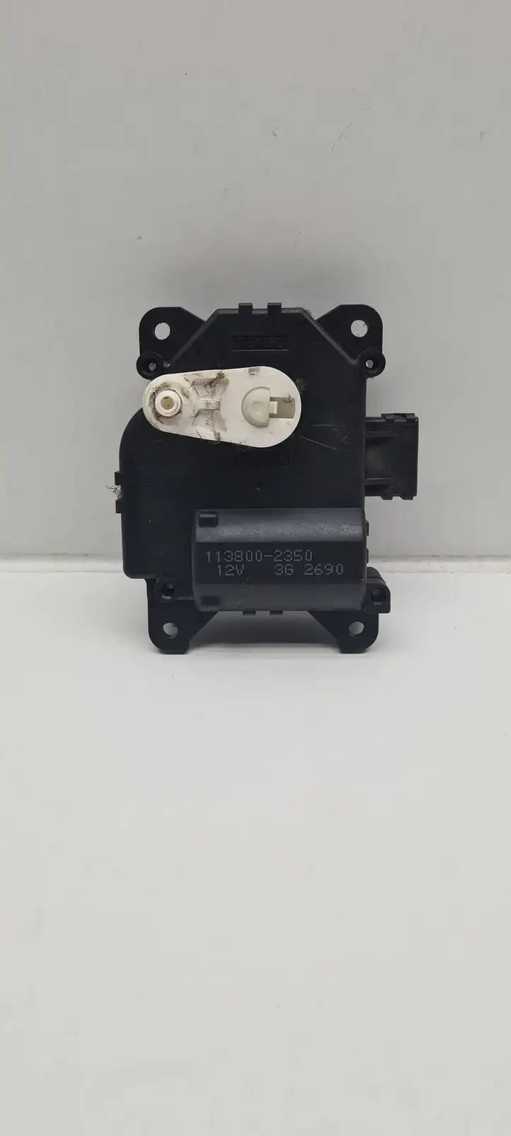 Subaru Legacy (2003 - 2009) 113800-2350 Двигатель задвижки потока воздуха — фото 1