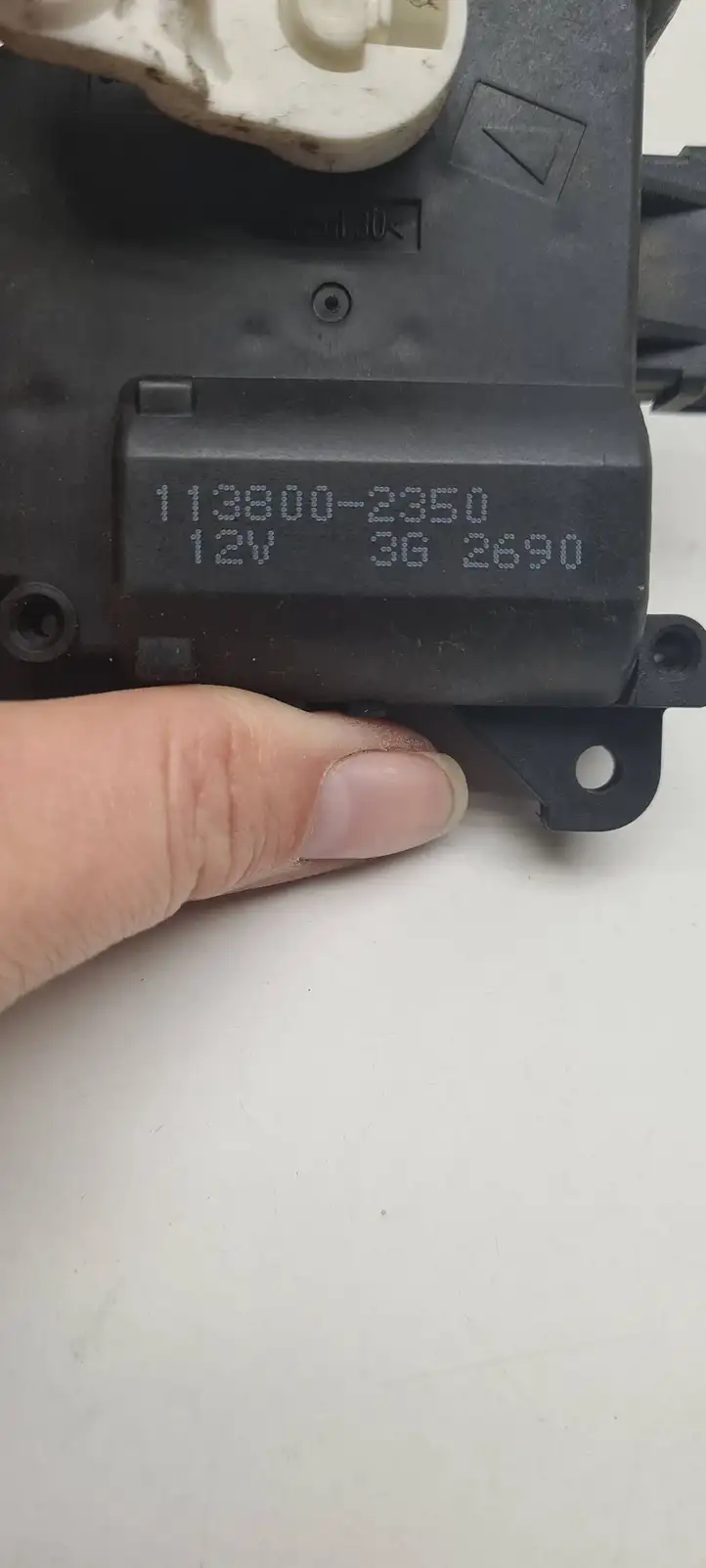 Subaru Legacy (2003 - 2009) 113800-2350 Двигатель задвижки потока воздуха — фото 2