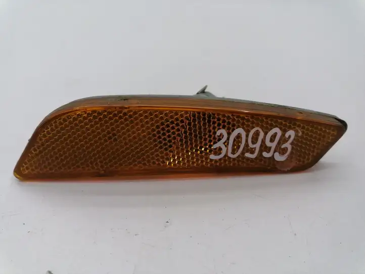 Cadillac CTS (2002 - 2007) 25699094 Повторитель поворота в переднем бампере — фото 1