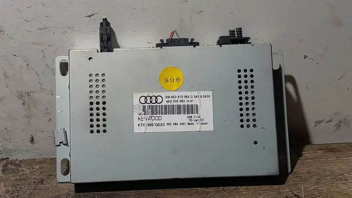 Audi A6 S6 C6 4F (2004 - 2008) 4E0035563H Усилитель антенны — фото 1