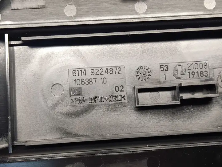 BMW 3 F30 F35 F31 (2012 - 2018) 9224872 Крышка ящика предохранителей — фото 2