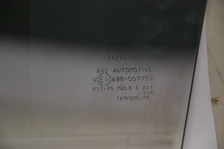 Toyota RAV 4 (XA40) (2012 - 2018) 6811342150 Стекло задней двери — фото 2