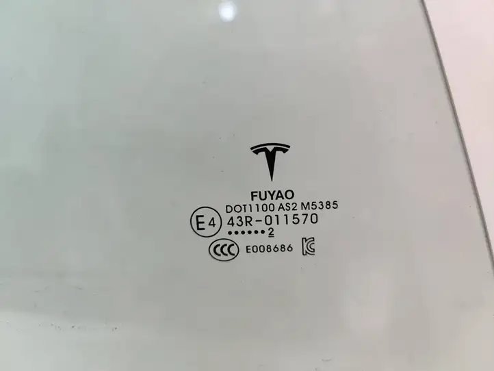 Tesla Model 3 (2017 - 2023) 43R011570 Стекло задней двери — фото 3