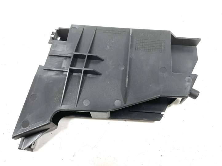 314680100 BMW 5 E60 E61 Kita panelės detalė