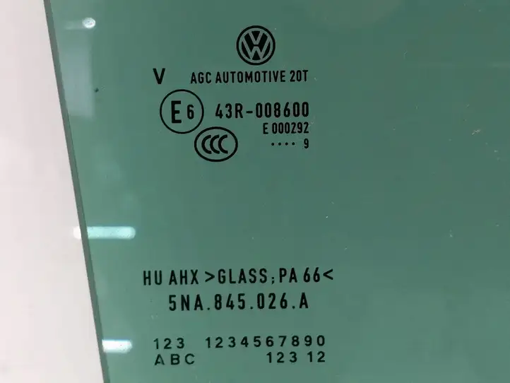 Volkswagen Tiguan (2016 - 2020) 5NA845026A Стекло задней двери — фото 3