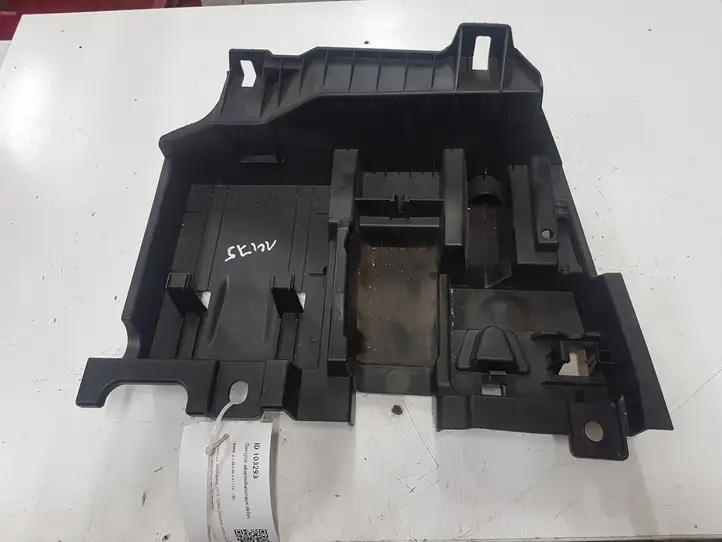 BMW 3 F30 F35 F31 (2012 - 2018) 51477239176 Крышка ящика аккумулятора — фото 1