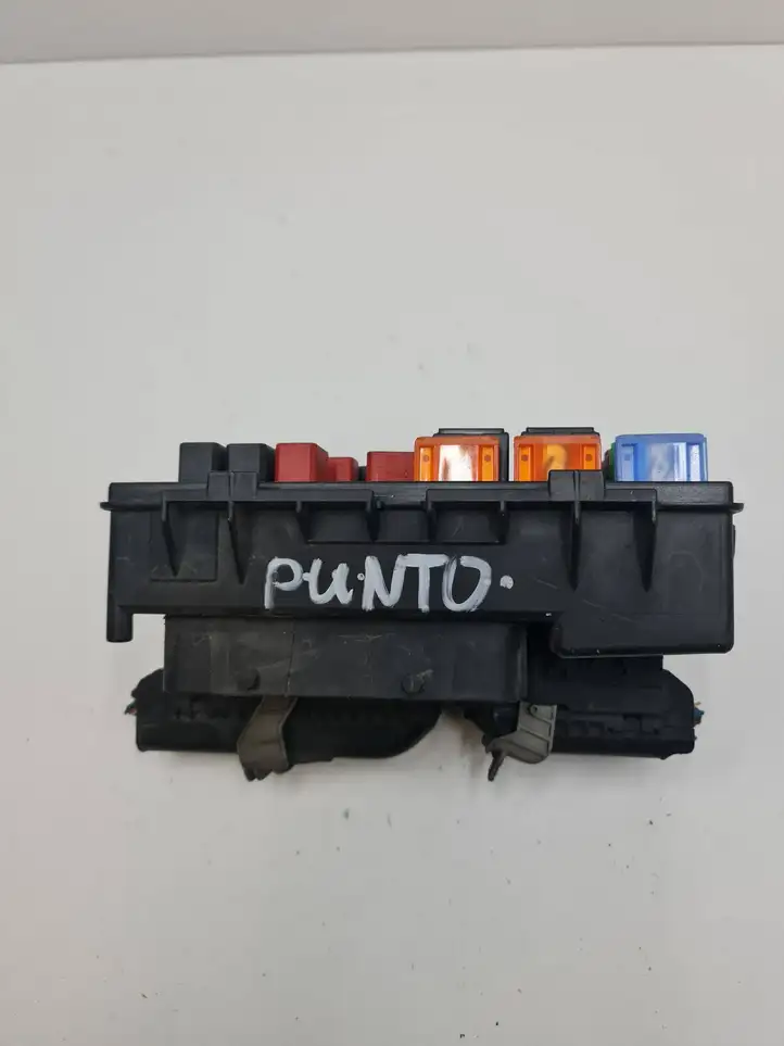 Fiat Punto (199) (2005 - 2018) 51775622 Блок предохранителей (комплект) — фото 4