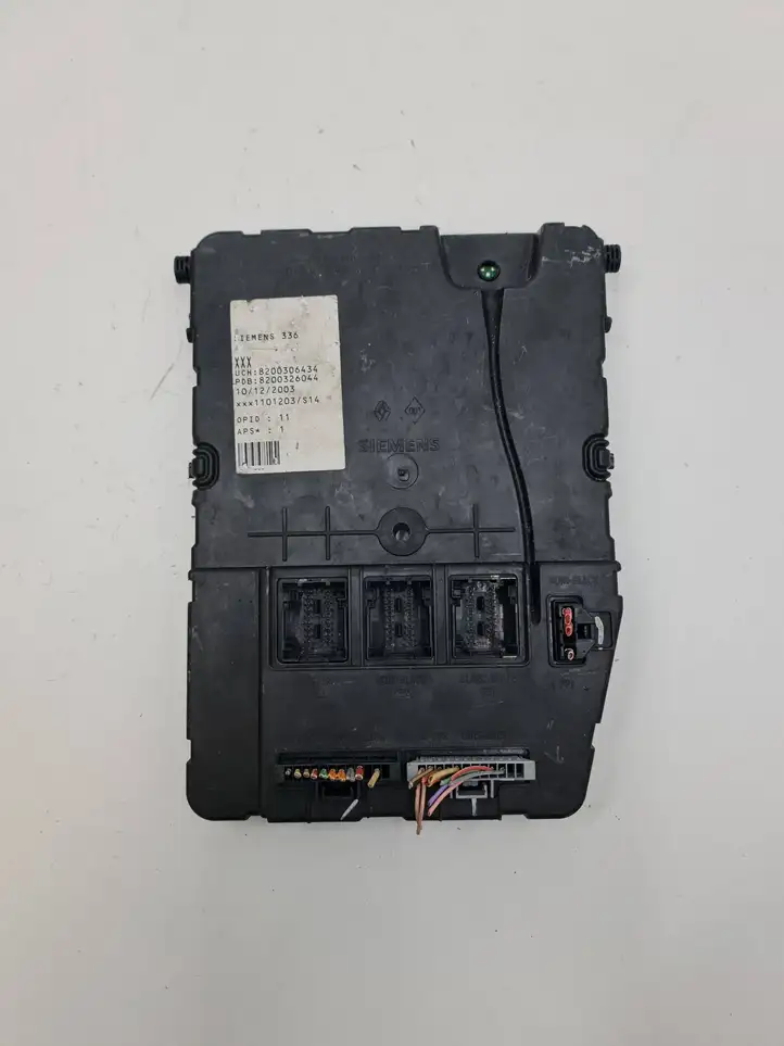 Renault Scenic II - Grand scenic II (2003 - 2006) S118400220C Модуль комфорта — фото 3