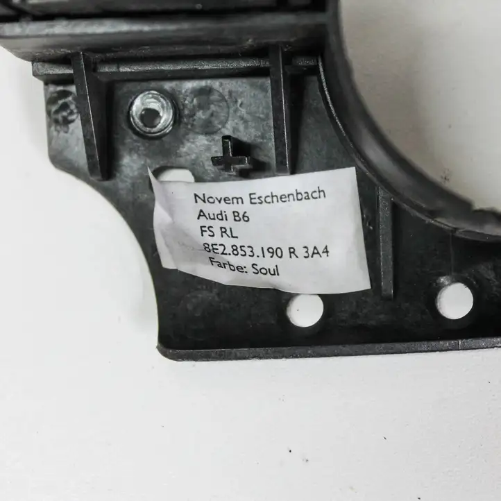 Audi A4 S4 B6 8E 8H (2000 - 2006) 8E2853190 Кнопка фаркопа в багажнике — фото 2
