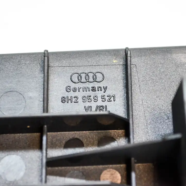 Audi A4 S4 B6 8E 8H (2000 - 2006) 8H2959521 Прочие детали салона — фото 3