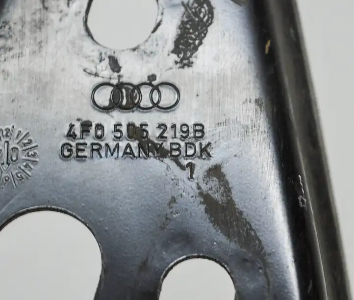 Audi A4 S4 B8 8K (2007 - 2011) 4F0505219B Другая часть кузова — фото 5