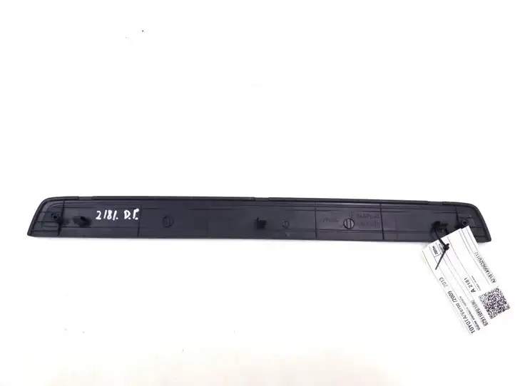 Toyota Verso (2009 - 2012) 679110F010B0 Внутренняя отделка переднего порога — фото 2