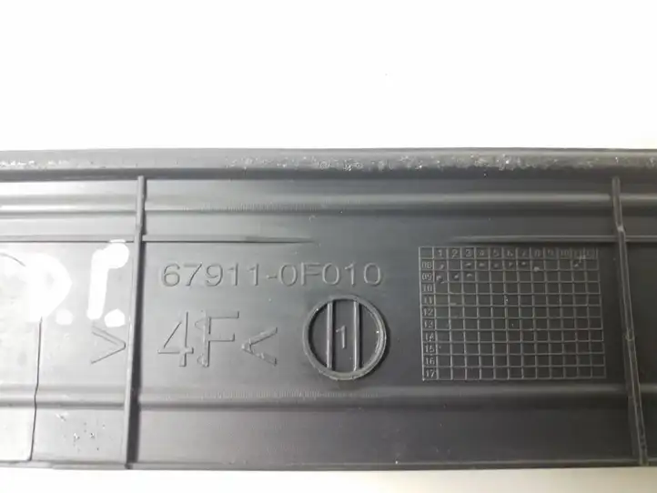 Toyota Verso (2009 - 2012) 679110F010B0 Внутренняя отделка переднего порога — фото 3