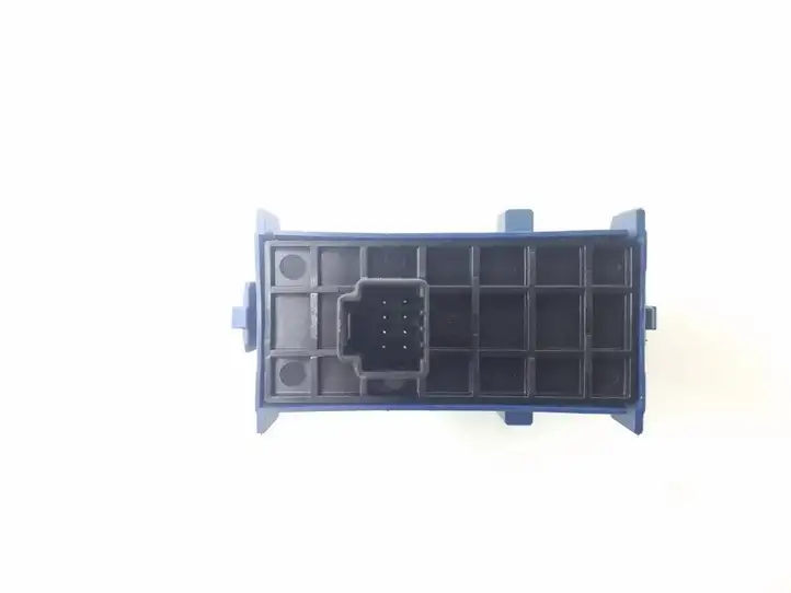 Toyota Verso (2009 - 2012) 8481005070 Кнопка стеклоподъемников — фото 2