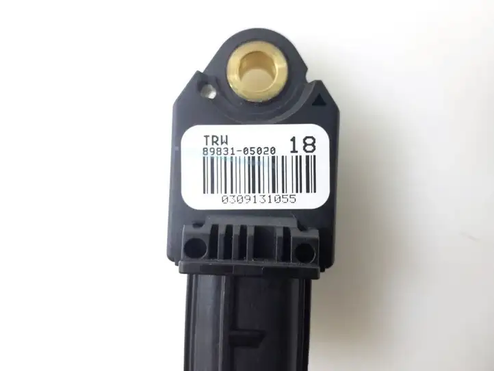 Toyota Verso (2009 - 2012) 8983105020 Датчик удара SRS — фото 2