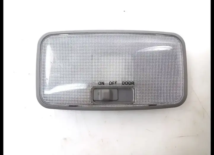 Toyota RAV 4 (XA30) (2006 - 2016) 8124052040 Задняя подсветка — фото 1