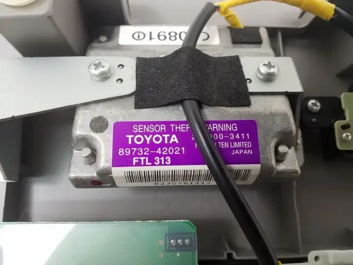Toyota RAV 4 (XA30) (2006 - 2016) 8126042040 Передняя подсветка — фото 3