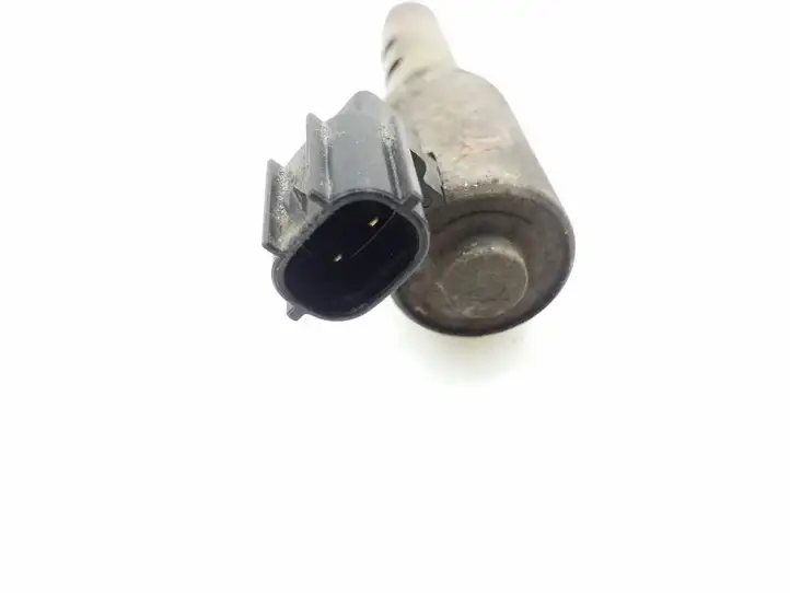 Toyota Yaris Verso (1999 - 2005) 1533021010 Датчик давления масла двигателя — фото 2