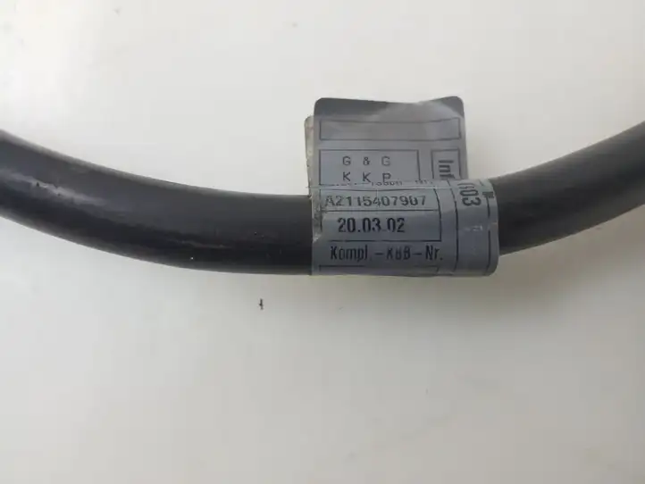 Mercedes-Benz CLS C219 (2003 - 2011) A2115407907 Плюсовой провод аккумулятора — фото 2