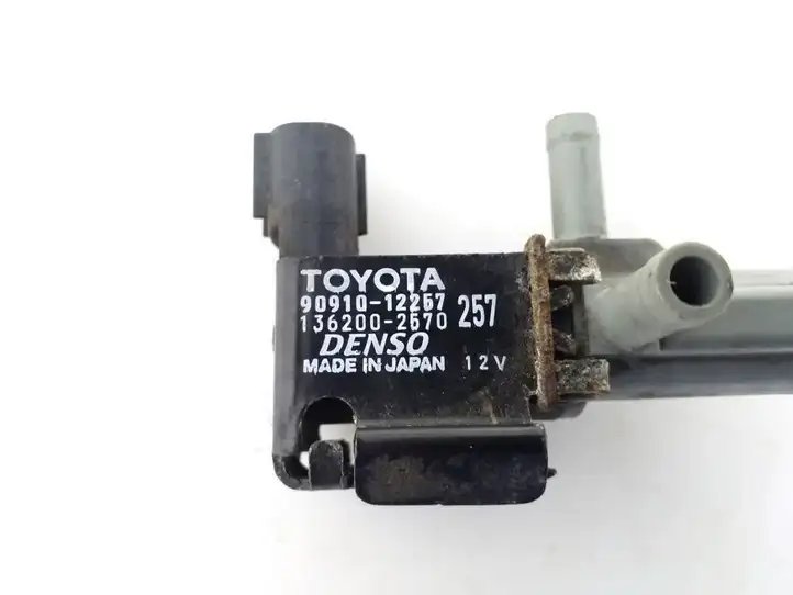 Toyota Corolla Verso E121 (2001 - 2004) 9091012257 Соленоид турбины — фото 2