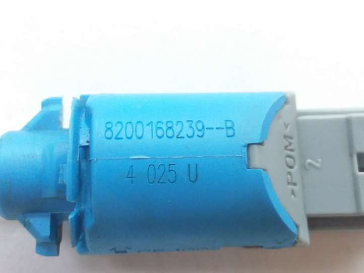 Renault Megane II (2006 - 2008)  8200168239B Датчик тормозной педали