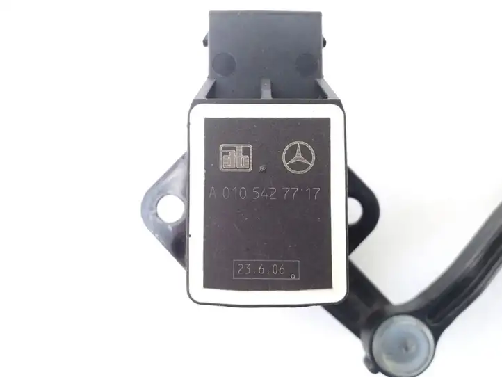 Mercedes-Benz R W251 (2005 - 2013) A0105427717 Датчик высоты подвески — фото 3