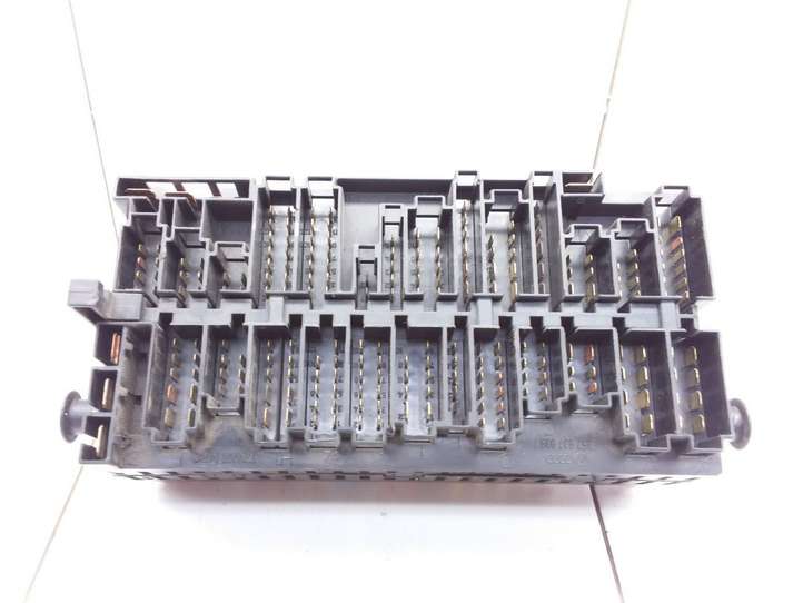 Volkswagen Sharan (2000 - 2003)  7M0937025D Блок монтирования реле