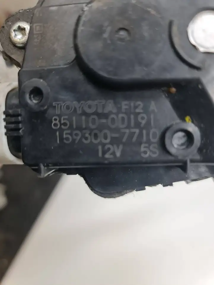 Toyota Yaris (2014 - 2019) 851100D191 Механизм стеклоочистителя заднего стекла — фото 2