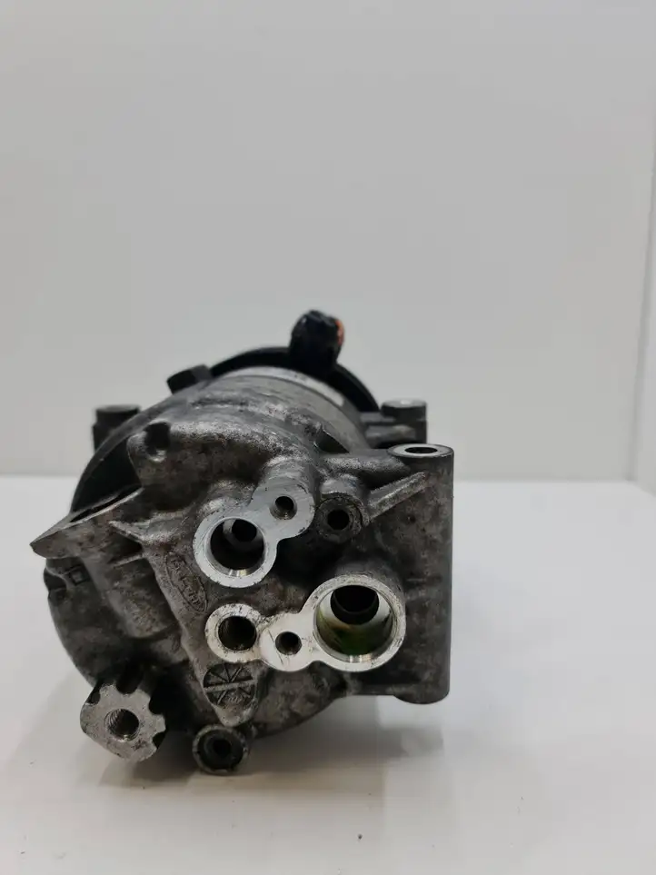 Renault Megane II (2002 - 2005) 8200457418 Компрессор (насос) кондиционера воздуха — фото 3