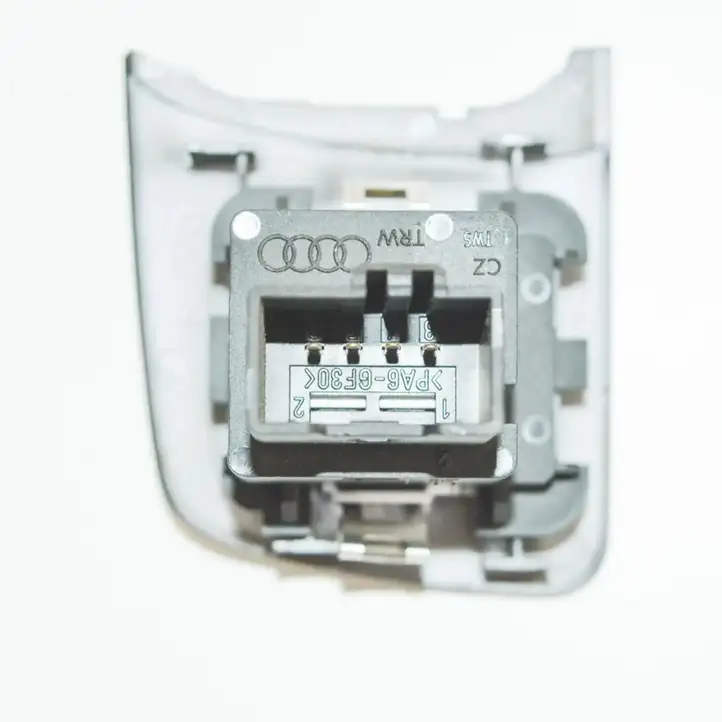 Audi A6 C7 (2011 - 2014) 4G2941301A Кнопка фаркопа в багажнике — фото 4