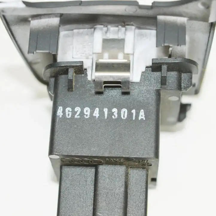Audi A6 C7 (2011 - 2014) 4G2941301A Кнопка фаркопа в багажнике — фото 5